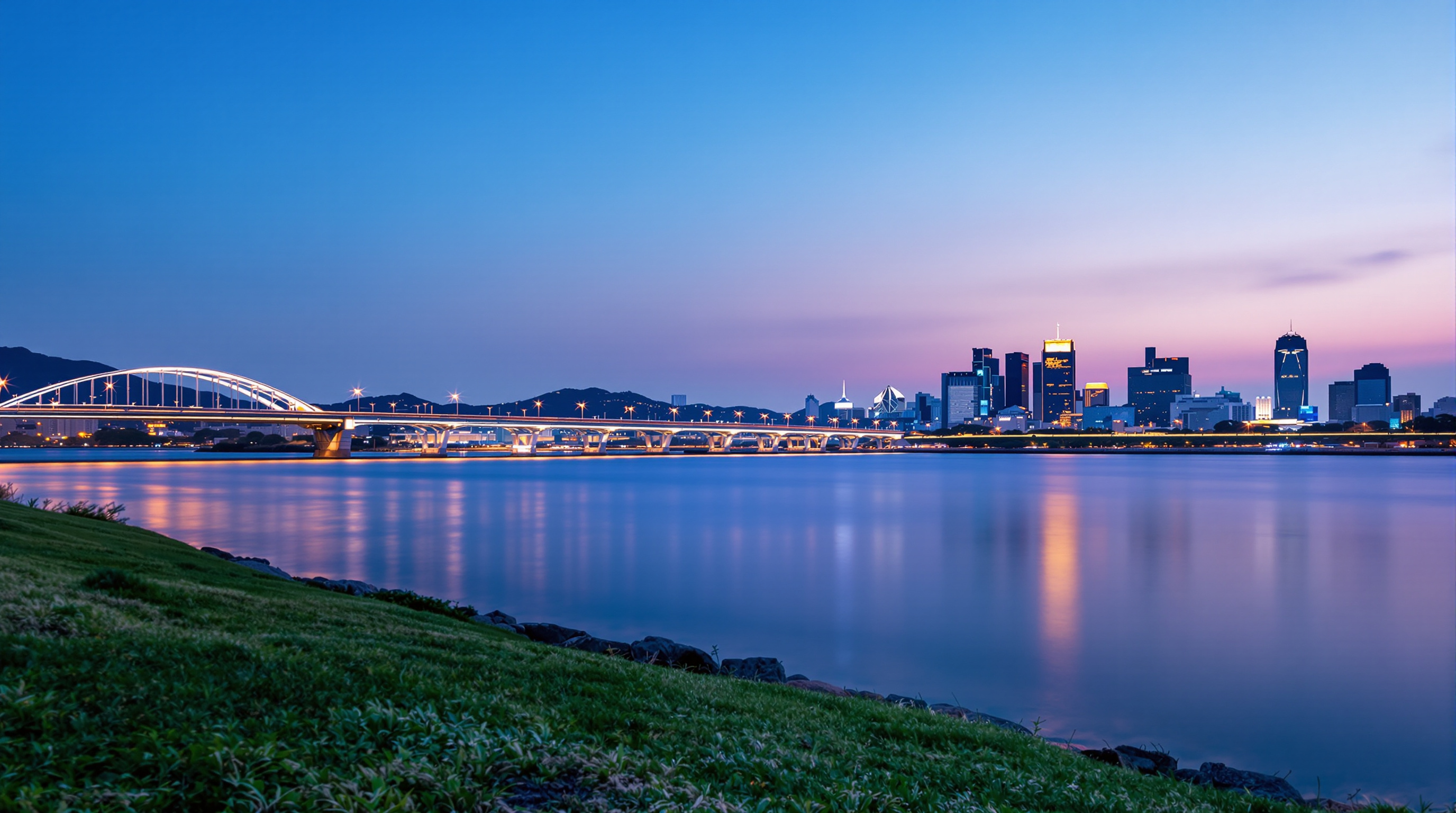 The Han River — Photographing Seoul's Broad Water